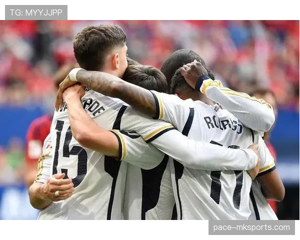 巴尔韦德长传助攻技惊四座，精准传球演绎中场艺术