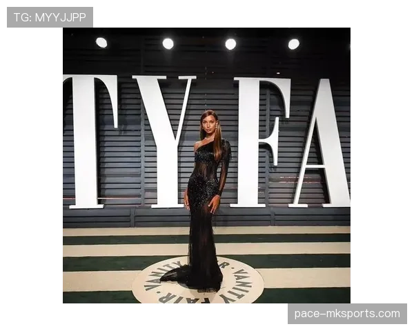 你说奥斯卡·皮斯托瑞斯穿西装参加派对，感觉比模特还撩人，这日常太反差了吧？